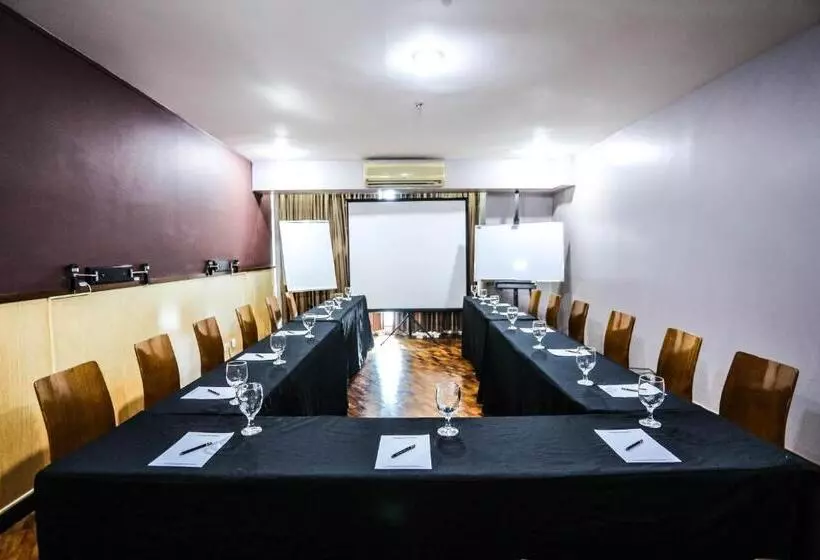 Отель The Malayan Plaza