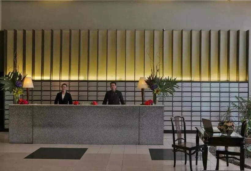 Отель The Malayan Plaza