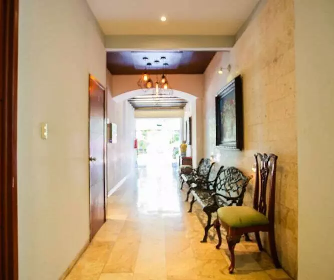 هتل Nacional Merida