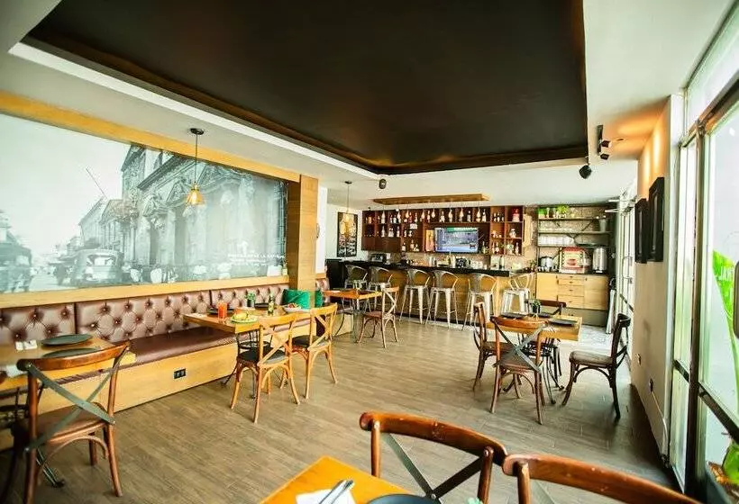 هتل Nacional Merida