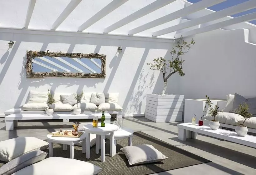 هتل Petit Palace Suites