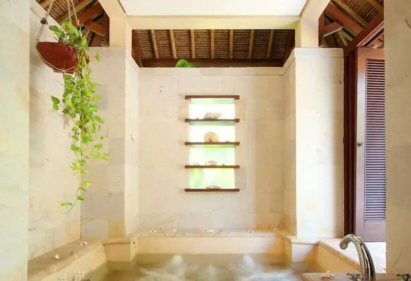 Отель Pool Villa Merumatta Senggigi