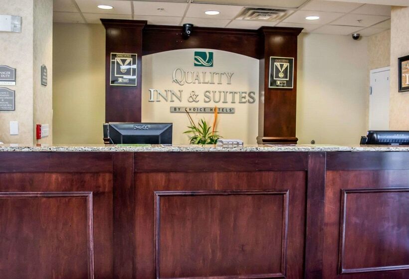 ホテル Quality Inn & Suites Tampa Ybor City
