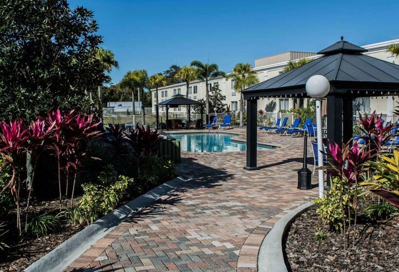 ホテル Quality Inn & Suites Tampa Ybor City