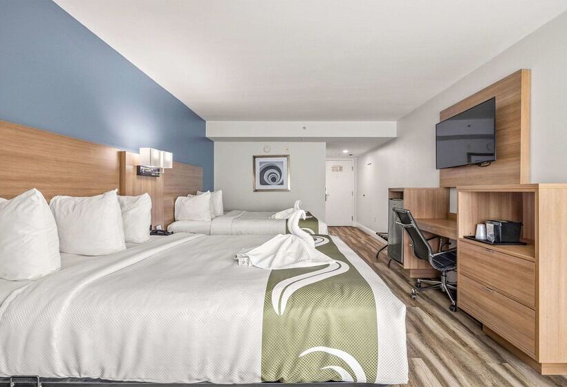 ホテル Quality Inn & Suites Tampa Ybor City