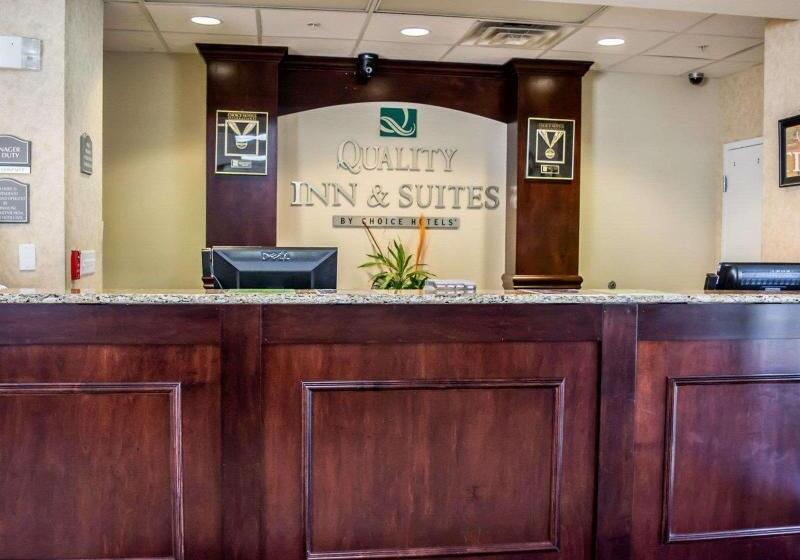 ホテル Quality Inn & Suites Tampa Ybor City