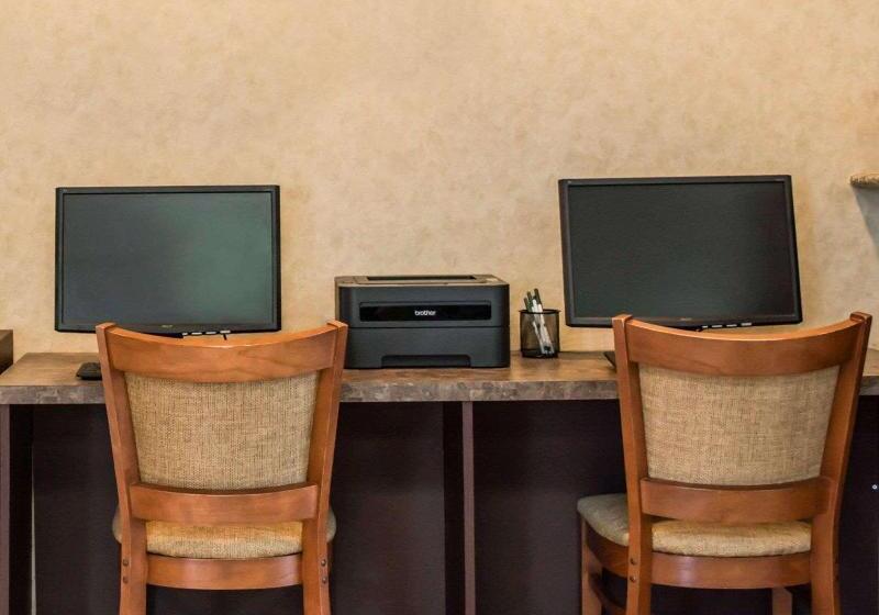 ホテル Quality Inn & Suites Tampa Ybor City