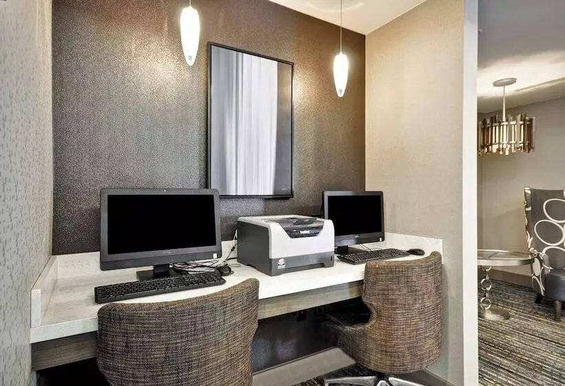 هتل Residence Inn By Marriott Jacksonville Airport