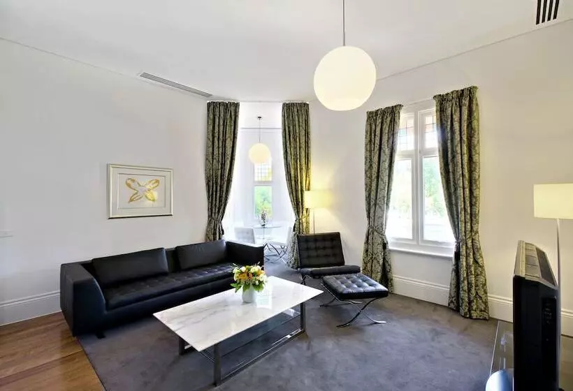 هتل Seasons Heritage Melbourne