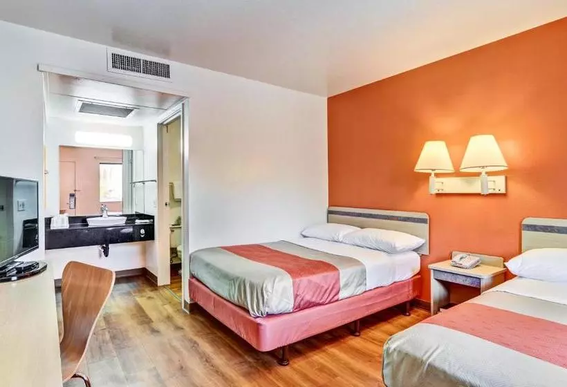 Motel 6 pittsburgh, Pa  Crafton