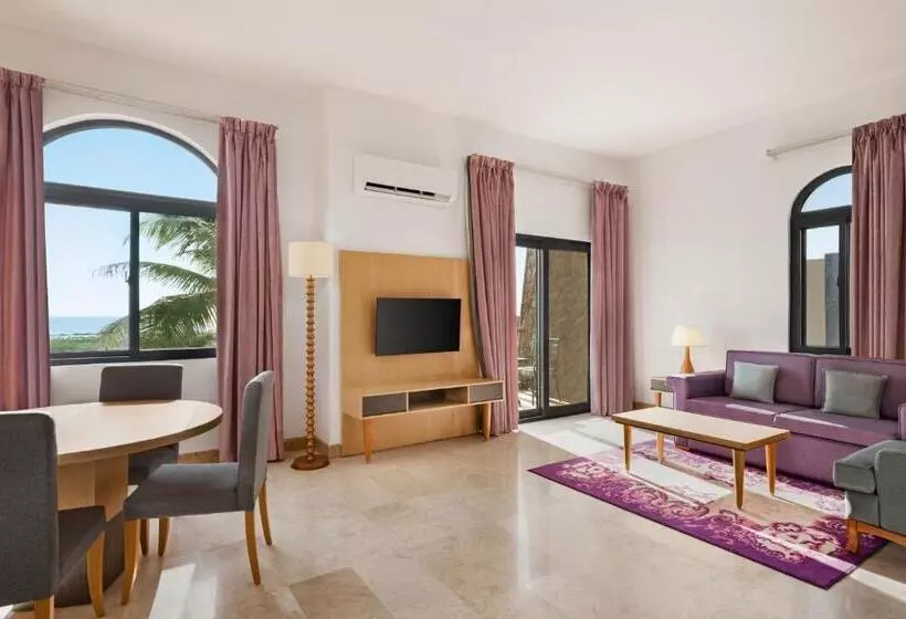 استراحتگاه Wyndham Garden Salalah Mirbat