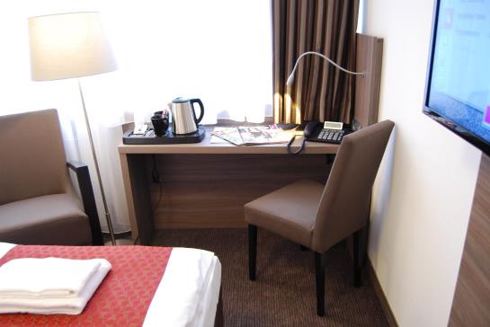 هتل Dom Am Romerbrunnen