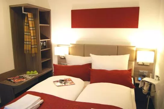 Szálloda Dom  Am Romerbrunnen