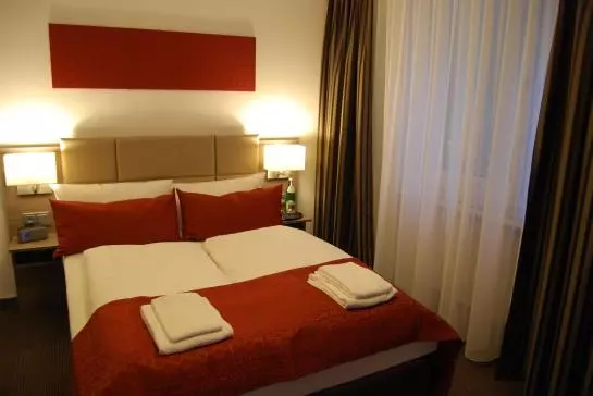 Szálloda Dom  Am Romerbrunnen