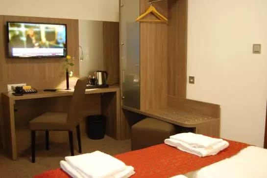 Szálloda Dom  Am Romerbrunnen