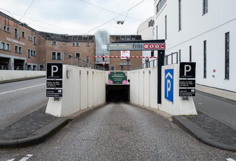 בית מלון כפרי Cabinn Aalborg