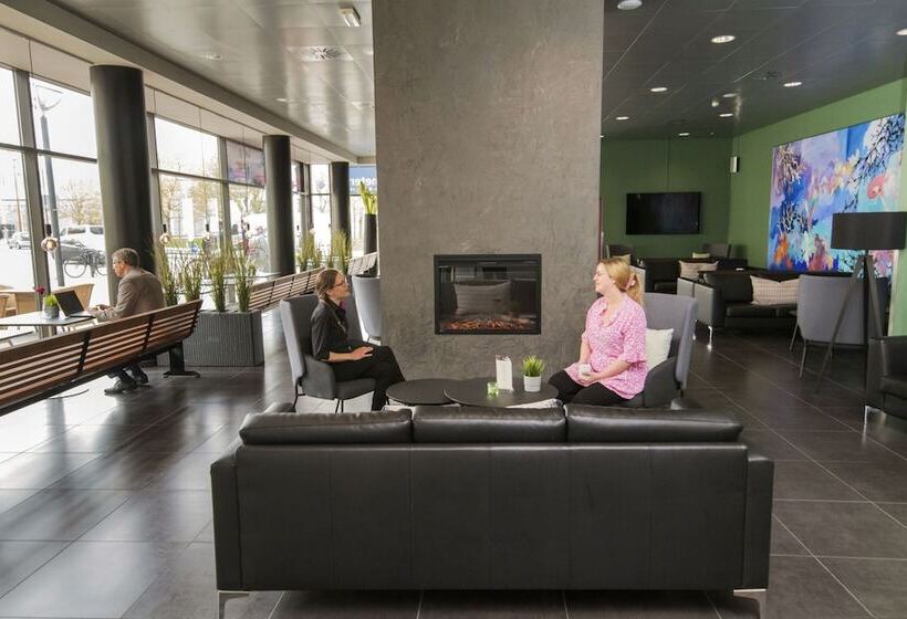 בית מלון כפרי Cabinn Aalborg