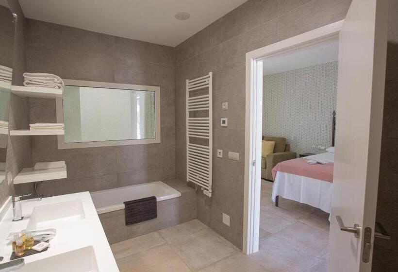 هتل El Tesorillo Ii