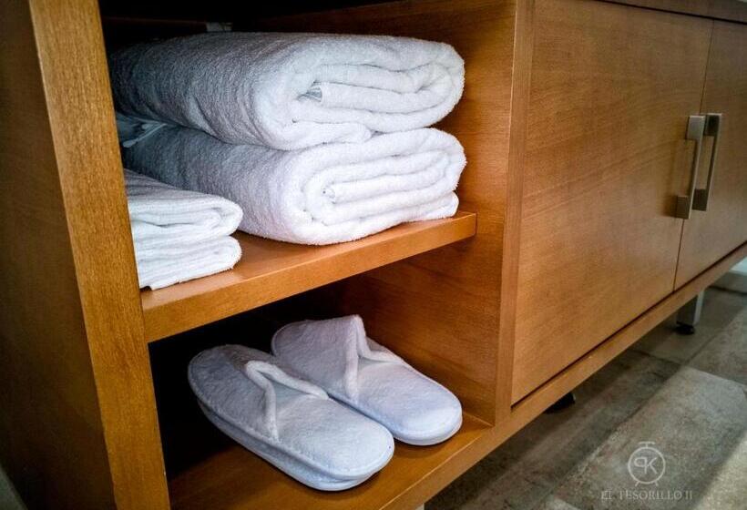 هتل El Tesorillo Ii