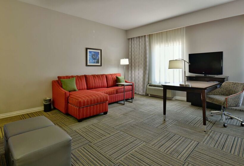 Отель Hampton Inn & Suites Fredericksburg