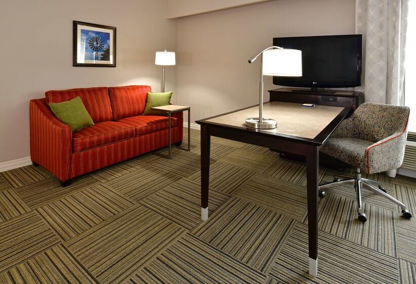 Отель Hampton Inn & Suites Fredericksburg