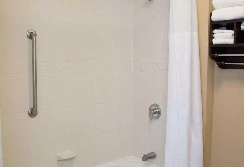 هتل Hampton Inn & Suites Providence Downtown