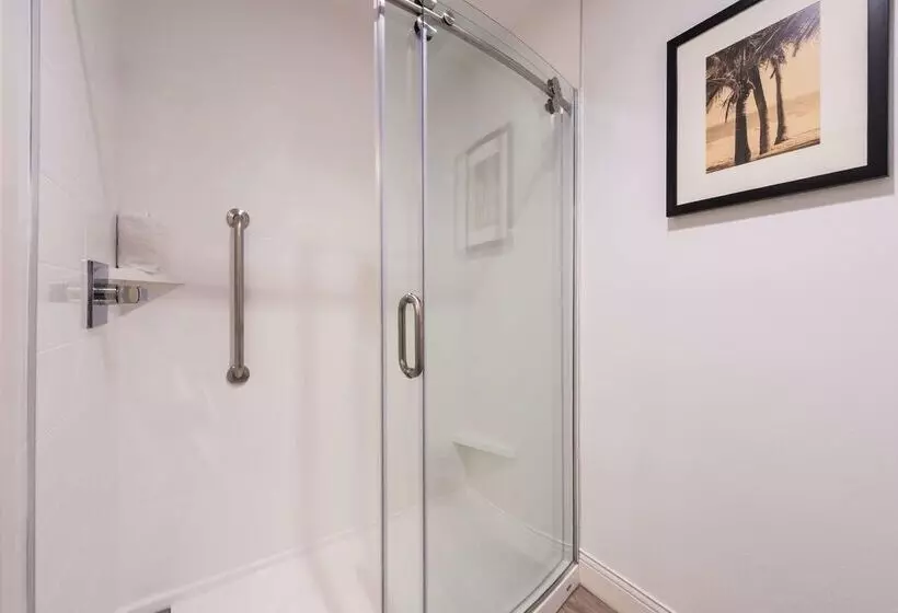 هتل Hampton Inn Channel Islands Harbor/oxnard