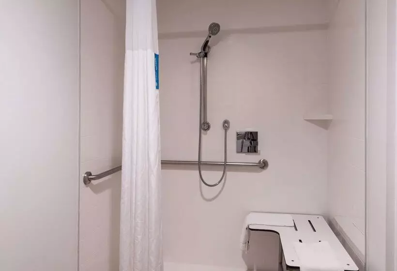 هتل Hampton Inn Channel Islands Harbor/oxnard