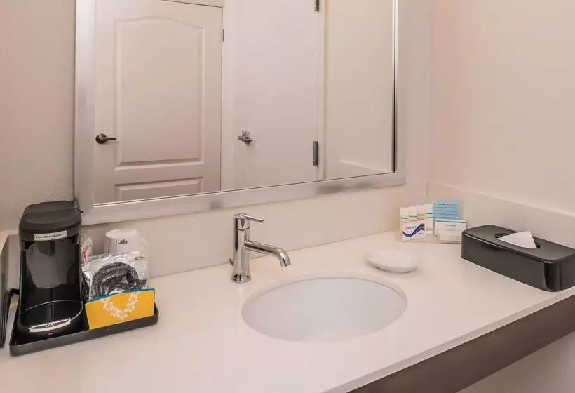 هتل Hampton Inn Channel Islands Harbor/oxnard