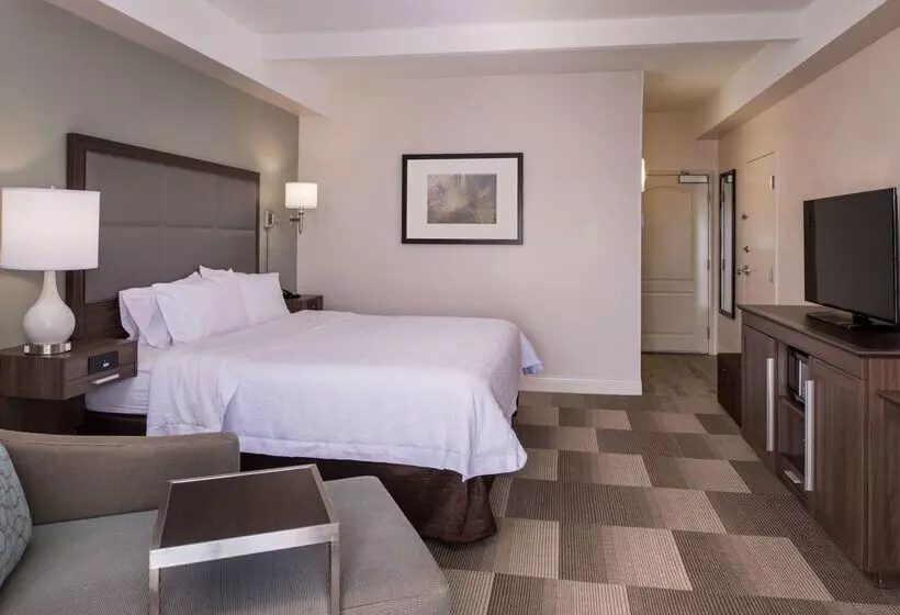 هتل Hampton Inn Channel Islands Harbor/oxnard