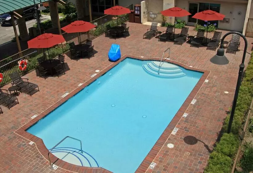 هتل Hampton Inn Channel Islands Harbor/oxnard