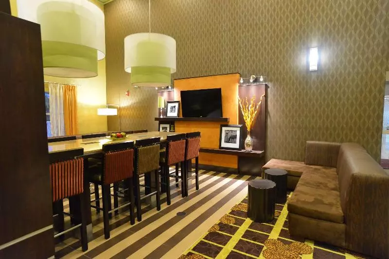 فندق Hampton Inn & Suites Lake City