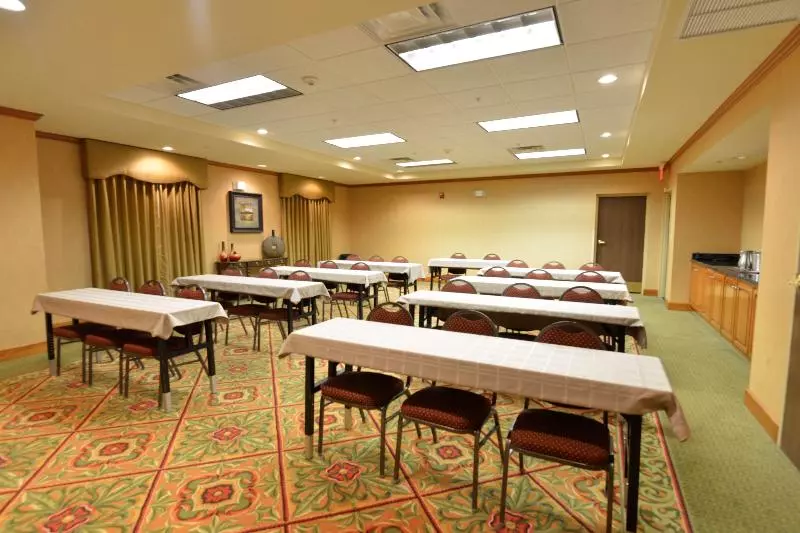 فندق Hampton Inn & Suites Lake City