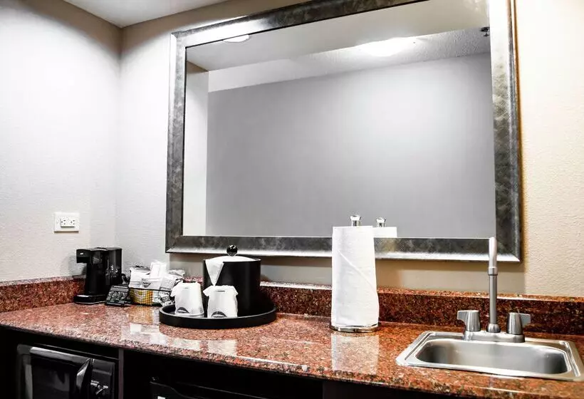 هتل Hampton Inn & Suites Richmond/glenside