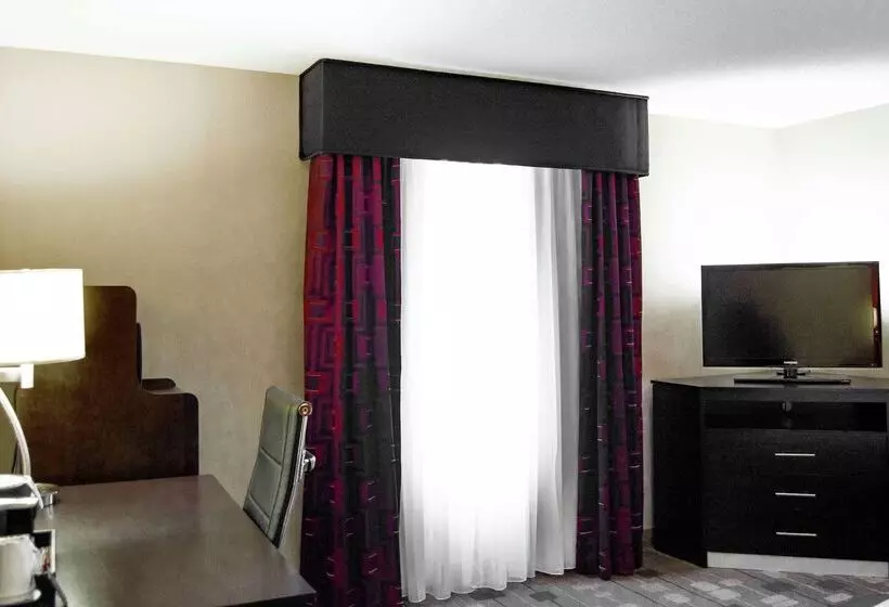 هتل Hampton Inn & Suites Richmond/glenside