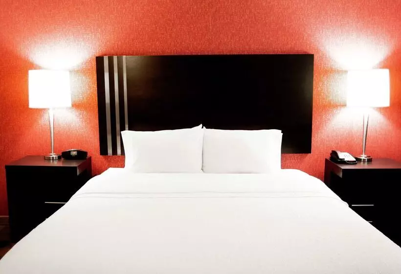 هتل Hampton Inn & Suites Richmond/glenside