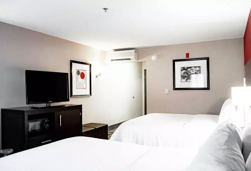 هتل Hampton Inn & Suites Richmond/glenside