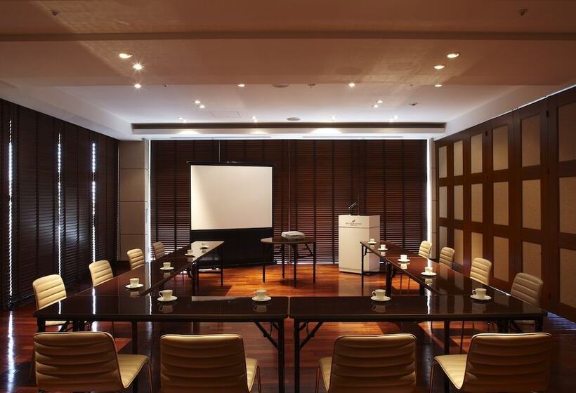 هتل Kafuu Resort Fuchaku Condo