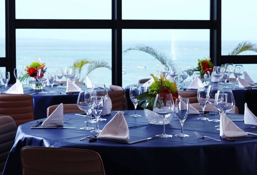 هتل Kafuu Resort Fuchaku Condo