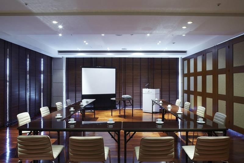 هتل Kafuu Resort Fuchaku Condo