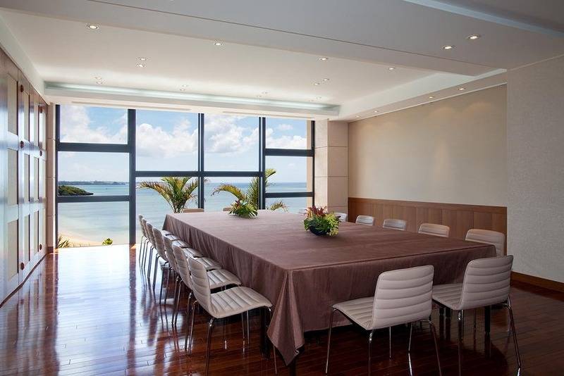 هتل Kafuu Resort Fuchaku Condo