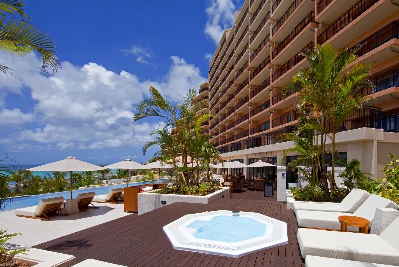 هتل Kafuu Resort Fuchaku Condo