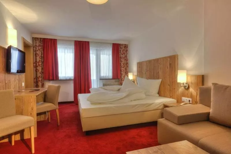 ホテル Kögele Mit Restaurant Bei Innsbruck Axamer Lizum