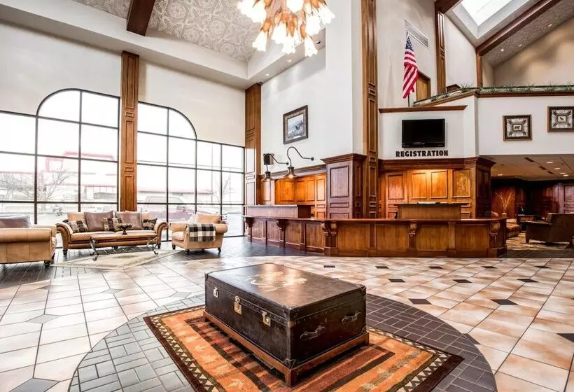 هتل Lodge Of The Ozarks