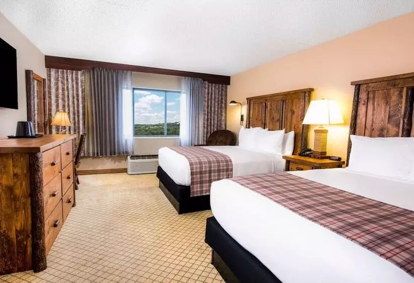 هتل Lodge Of The Ozarks