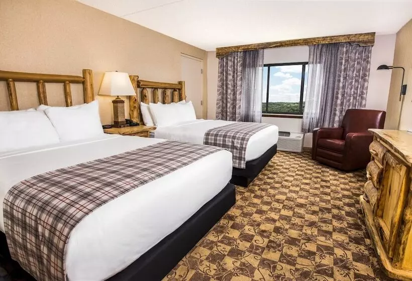 هتل Lodge Of The Ozarks