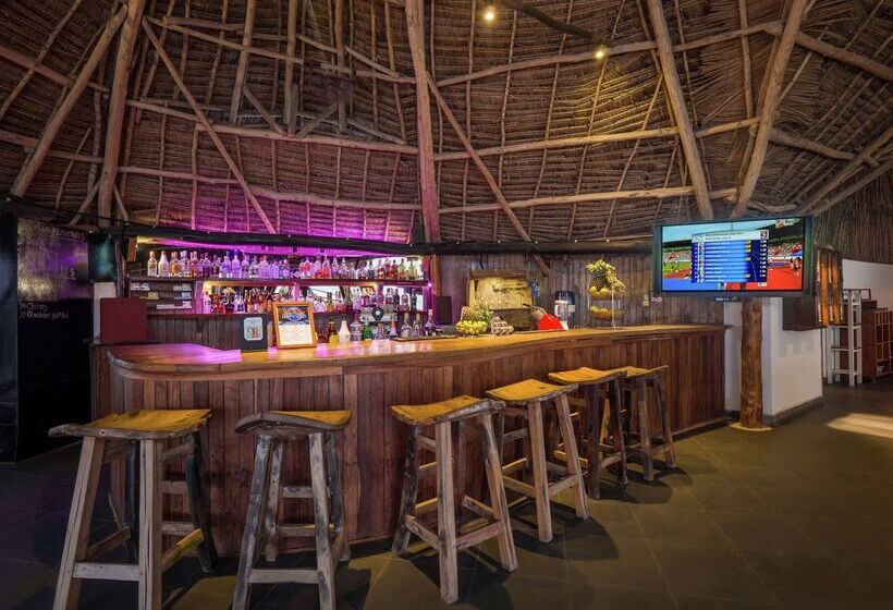 فندق Nungwi Beach Resort By Turaco