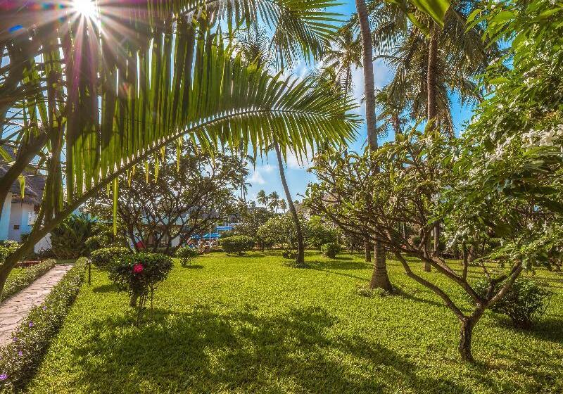 فندق Nungwi Beach Resort By Turaco