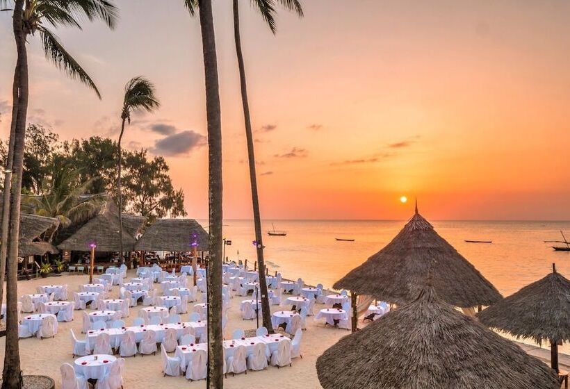 فندق Nungwi Beach Resort By Turaco