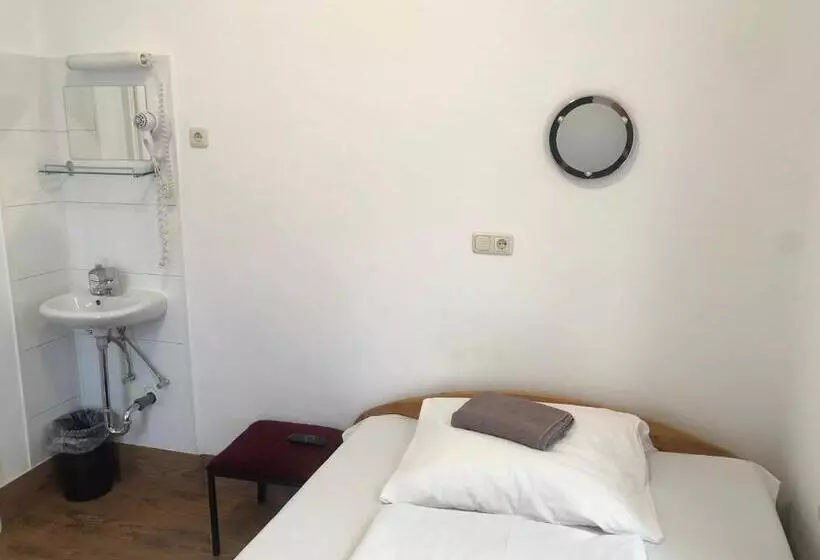 فندق Pension Schmellergarten